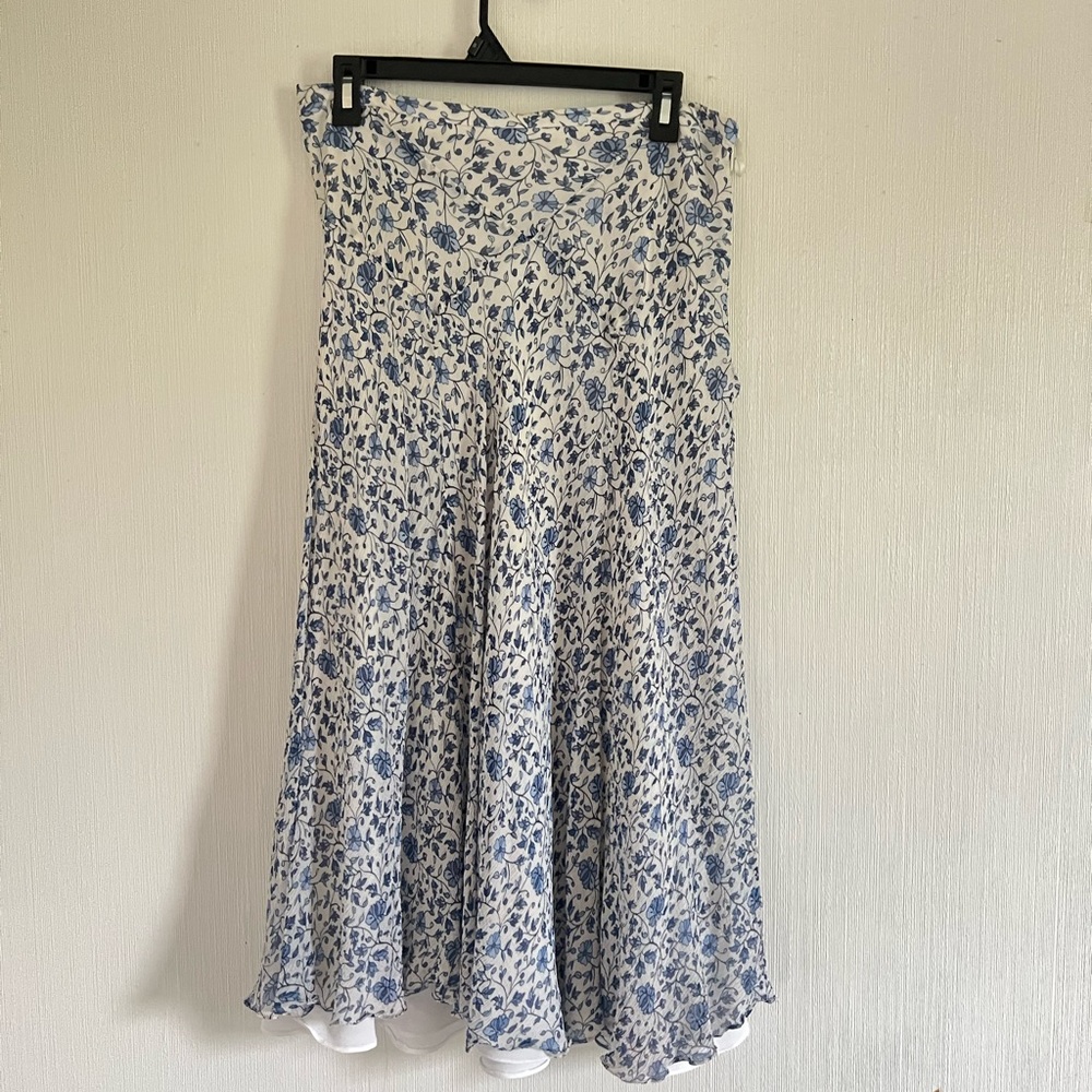 super pretty flowery skirt